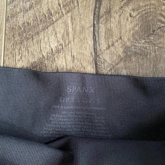 NEW Spanx Look at Me Now Seamless Leggings Black Camo S - Picture 3 of 3